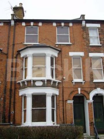 			Studio Apartment, 1 bath, 1 reception Flat			 Constantine Road, HAMPSTEAD HEATH NW3